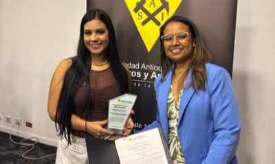 Graduada amigoniana recibe reconocimiento de la SAI al mejor promedio académico