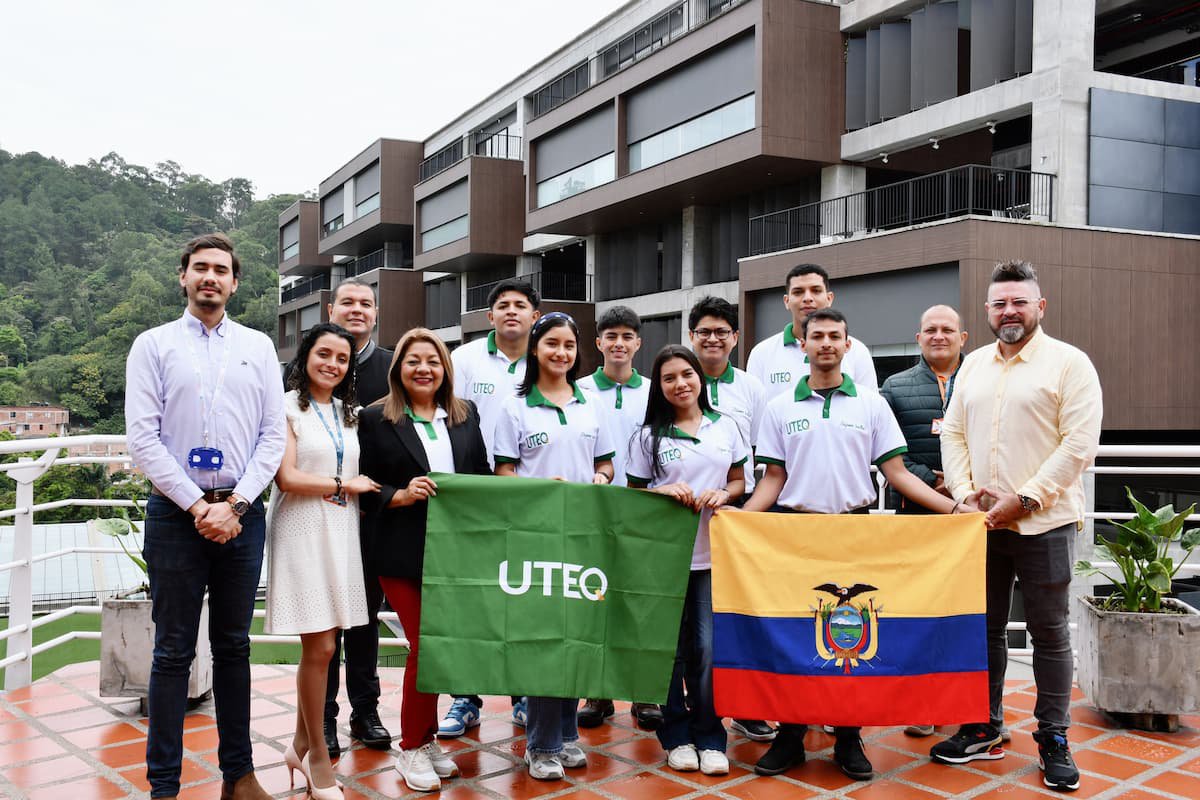 Estudiantes_de_la_Universidad_Tecnica_Estatal_de_Quevedo_UTEQ_Uluisamigo.jpg