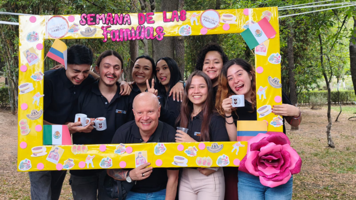 Estudiantes_y_docentes_amigonianos_vivieron_experiencia_acad__mica_en_Tlaxcala__M__xico_2.png