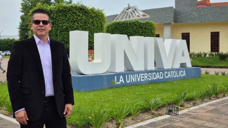 Docente_de_Negocios_Internacionales_participa_en_Verano_Global_2026.png