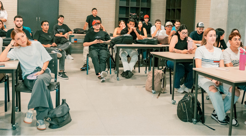 La_Universidad_y_la_DIAN_socializan_la_ruta_de_formalizacion_empresarial_y_facturaci__n_electronica_gratuita2.png