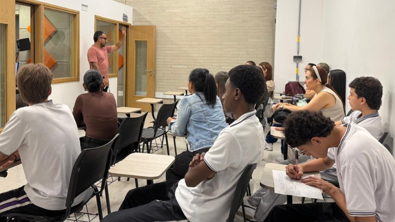 Radios_escolares_fortalecen_sus_habilidades_en_la_Universidad_.png
