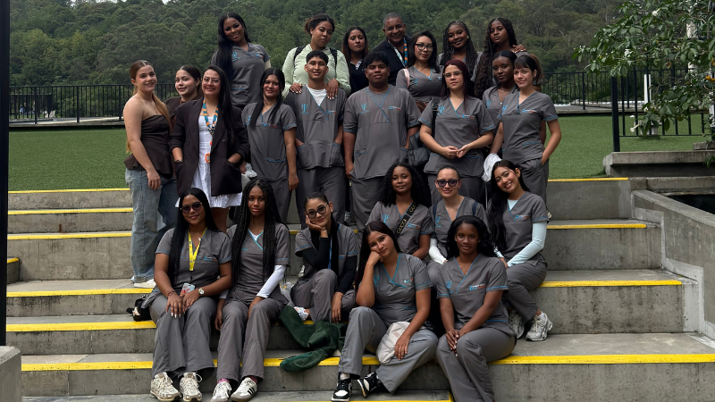 Estudiantes_de_Psicologia_de_Centro_Regional_Apartado_intercambian_experiencias_en_Medellin.png