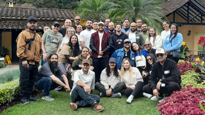 Integrantes_de_Ingenierias_y_Arquitectura_participan_en_el_Reto_Empresarial_Comfama__2_.png