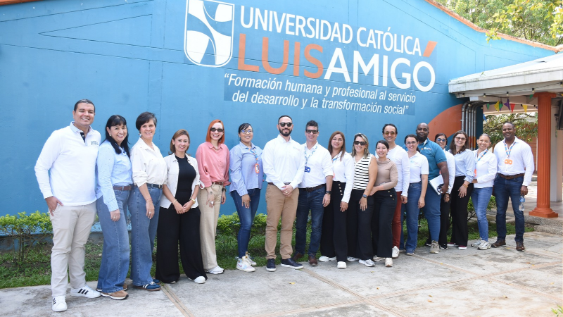 Luis_Amigo_fortalece_la_proyecci__n_estrategica_del_Centro_Regional_Apartado_con_la_visita_del_Comite_Rectoral1.png