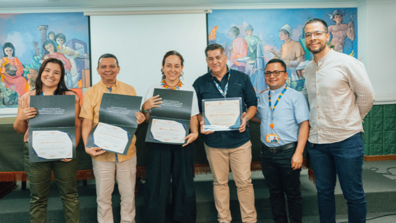 Reconocimiento_a_docente_de_psicologia_a_distancia2.png