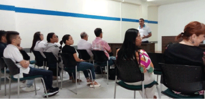 Charla de inducción a los estudiantes nuevos